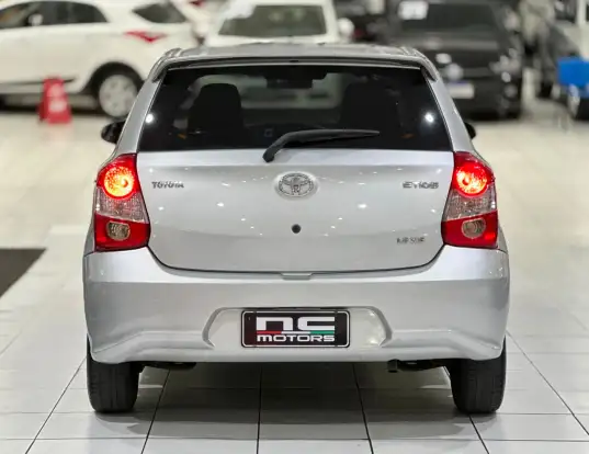 TOYOTA-ETIOS-2017
