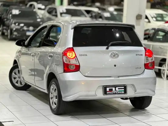 TOYOTA-ETIOS-1.5 XS 16V FLEX 4P AUTOMÁTICO TOYOTA-ETIOS-2017