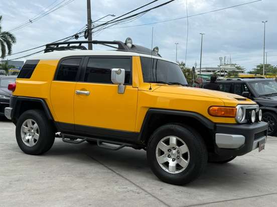 TOYOTA-FJ CRUISER-4.0 4X4 V6 24V GASOLINA 4P AUTOMÁTICO TOYOTA-FJ CRUISER-2010