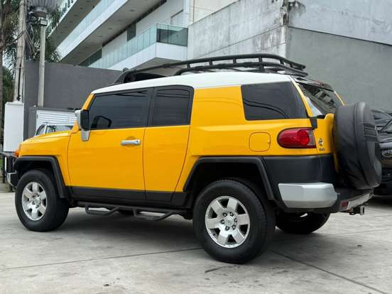 TOYOTA-FJ CRUISER-2010