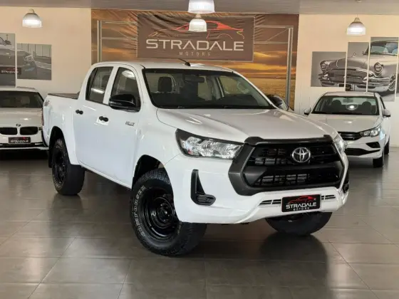 TOYOTA HILUX 2.8 D-4D TURBO DIESEL CD POWER PACK 4X4 MANUAL