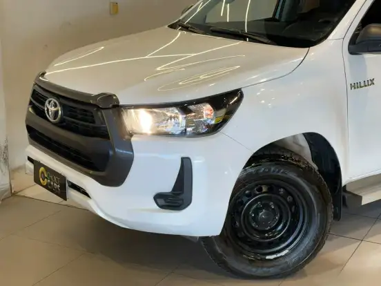 TOYOTA-HILUX-2024