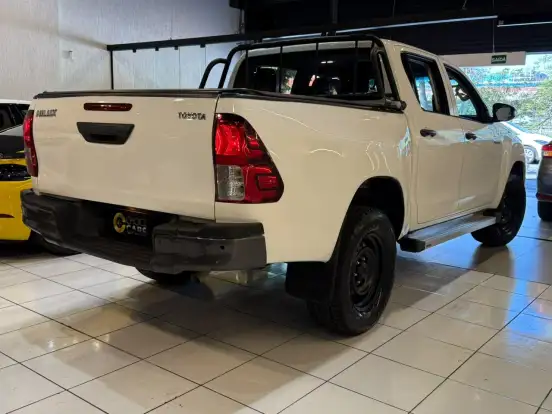 TOYOTA-HILUX-2024