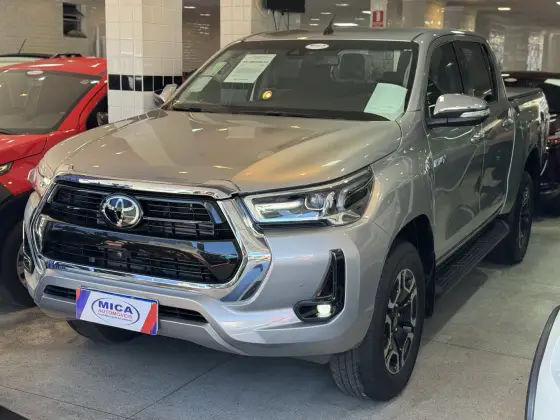 TOYOTA HILUX 2.8 D-4D TURBO DIESEL CD SRX 4X4 AUTOMÁTICO