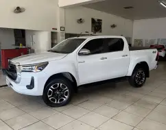 TOYOTA HILUX 2.8 D-4D TURBO DIESEL CD SRX 4X4 AUTOMÁTICO TOYOTA HILUX 2.8 D-4D TURBO DIESEL CD SRX 4X4 AUTOMÁTICO