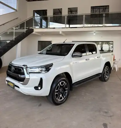 TOYOTA-HILUX-2021