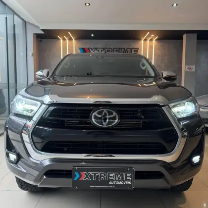 TOYOTA HILUX 2.8 D-4D TURBO DIESEL CD SRX 4X4 AUTOMÁTICO TOYOTA HILUX 2.8 D-4D TURBO DIESEL CD SRX 4X4 AUTOMÁTICO