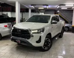 TOYOTA HILUX 2.8 D-4D TURBO DIESEL CD SRX 4X4 AUTOMÁTICO TOYOTA HILUX 2.8 D-4D TURBO DIESEL CD SRX 4X4 AUTOMÁTICO