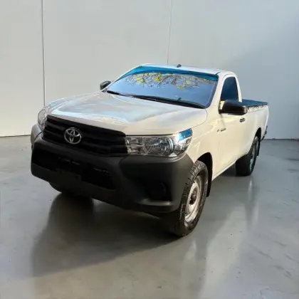 TOYOTA HILUX 2.8 D-4D TURBO DIESEL CS 4X4 MANUAL
