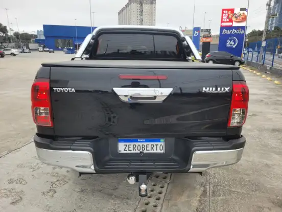 TOYOTA-HILUX-2016