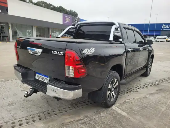 TOYOTA-HILUX-2016