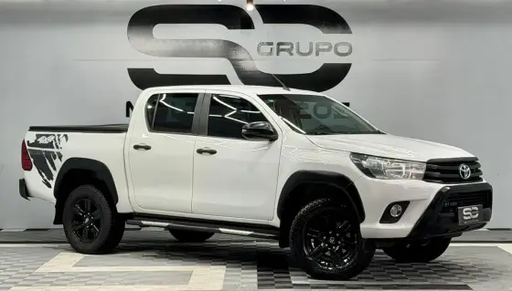 TOYOTA HILUX 2.8 SR CHALLENGE 4X4 CD 16V DIESEL 4P AUTOMÁTICO TOYOTA HILUX 2.8 SR CHALLENGE 4X4 CD 16V DIESEL 4P AUTOMÁTICO