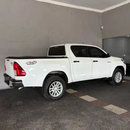 TOYOTA-HILUX-2.8 STD 4X4 CD 16V DIESEL 4P MANUAL TOYOTA-HILUX-2018