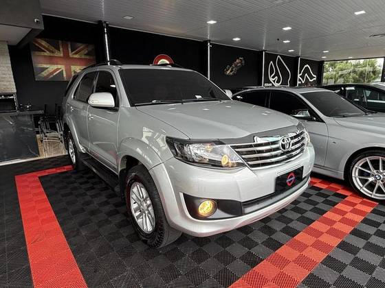 TOYOTA HILUX 2.7 SR 4X2 CD 16V FLEX 4P AUTOMÁTICO