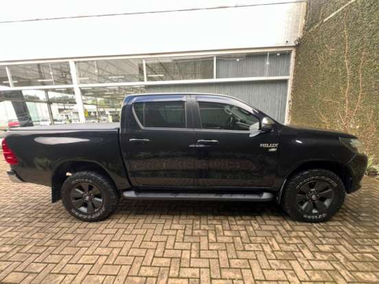 TOYOTA-HILUX-2.7 SR 4X2 CD 16V FLEX 4P MANUAL TOYOTA-HILUX-2018