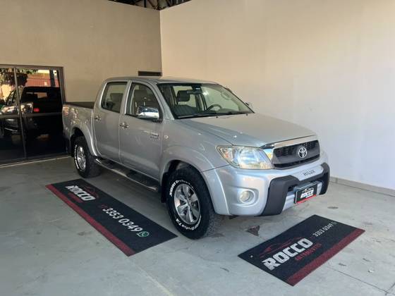 TOYOTA HILUX 2.7 SR 4X2 CD 16V GASOLINA 4P MANUAL