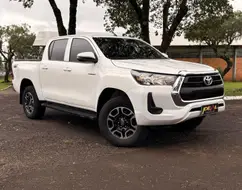 TOYOTA HILUX 2.8 D-4D TURBO DIESEL CD POWER PACK 4X4 MANUAL TOYOTA HILUX 2.8 D-4D TURBO DIESEL CD POWER PACK 4X4 MANUAL