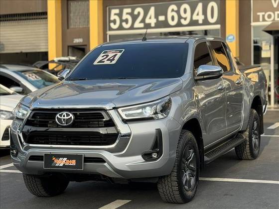TOYOTA HILUX 2.8 D-4D TURBO DIESEL CD SR 4X4 AUTOMÁTICO