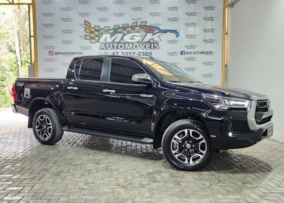 TOYOTA HILUX 2.8 D-4D TURBO DIESEL CD SRV 4X4 AUTOMÁTICO