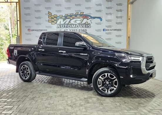 TOYOTA-HILUX-2.8 D-4D TURBO DIESEL CD SRV 4X4 AUTOMÁTICO TOYOTA-HILUX-2024