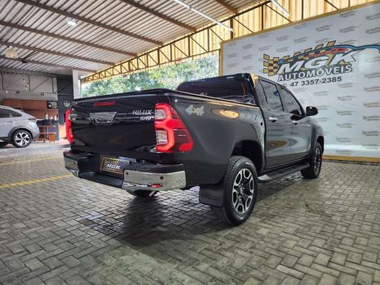 TOYOTA-HILUX-2.8 D-4D TURBO DIESEL CD SRV 4X4 AUTOMÁTICO TOYOTA-HILUX-2024