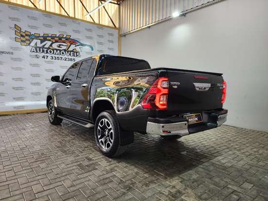 TOYOTA-HILUX-2024