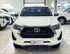 TOYOTA HILUX 2.8 D-4D TURBO DIESEL CD SRV 4X4 AUTOMÁTICO TOYOTA HILUX 2.8 D-4D TURBO DIESEL CD SRV 4X4 AUTOMÁTICO