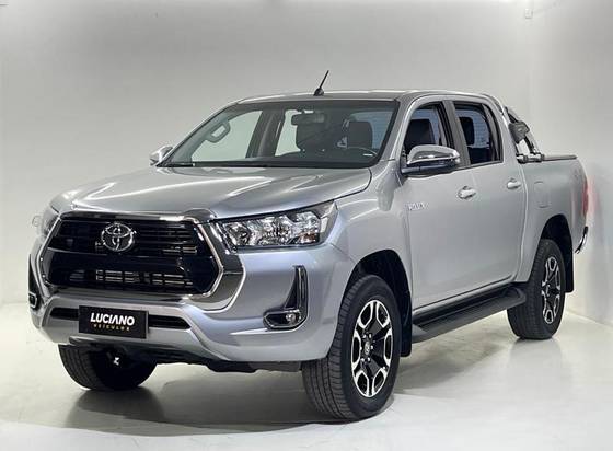 TOYOTA HILUX 2.8 D-4D TURBO DIESEL CD SRV 4X4 AUTOMÁTICO