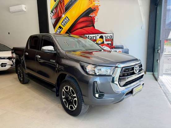 TOYOTA-HILUX-2.8 D-4D TURBO DIESEL CD SRV 4X4 AUTOMÁTICO TOYOTA-HILUX-2024