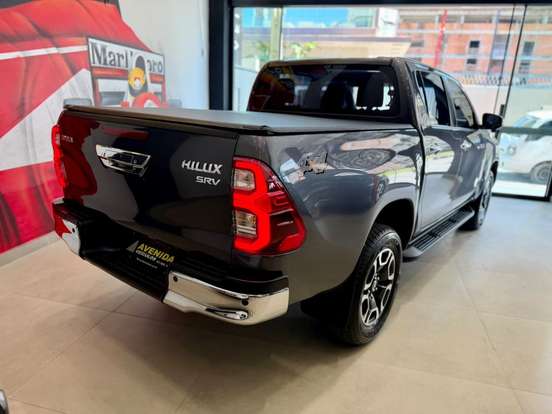 TOYOTA-HILUX-2024