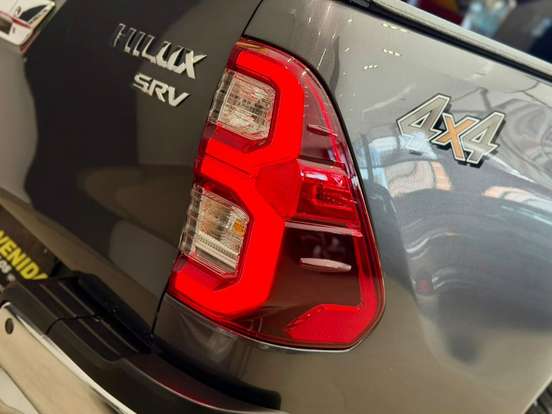 TOYOTA-HILUX-2024
