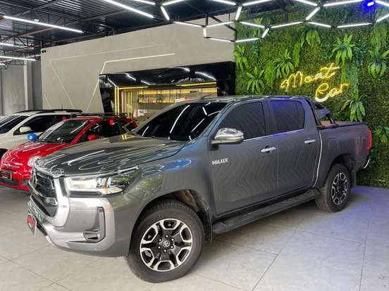 TOYOTA-HILUX-2021