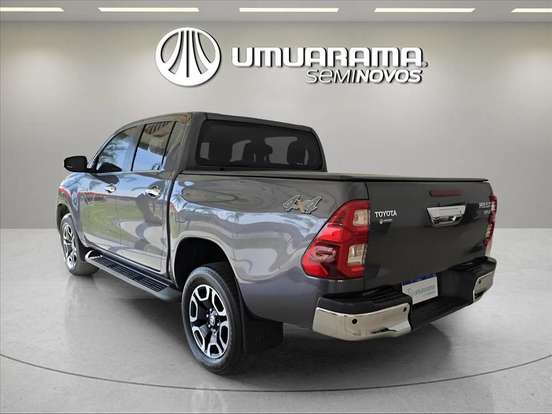 TOYOTA-HILUX-2.8 D-4D TURBO DIESEL CD SRX 4X4 AUTOMÁTICO TOYOTA-HILUX-2023