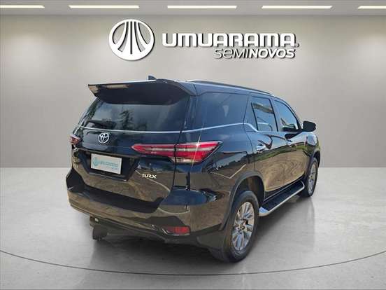 TOYOTA-HILUX-2021