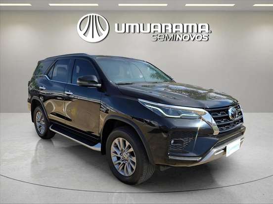 TOYOTA-HILUX-2.8 D-4D TURBO DIESEL CD SRX 4X4 AUTOMÁTICO TOYOTA-HILUX-2021