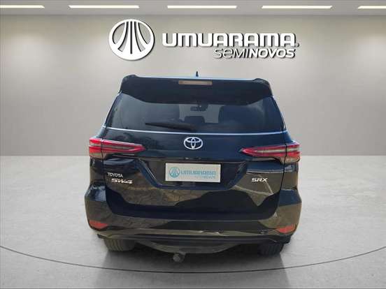 TOYOTA-HILUX-2021