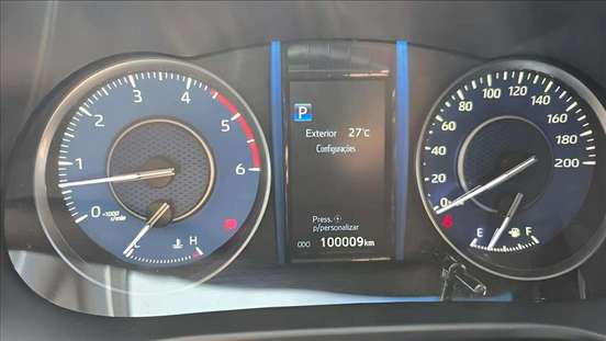 TOYOTA-HILUX-2021
