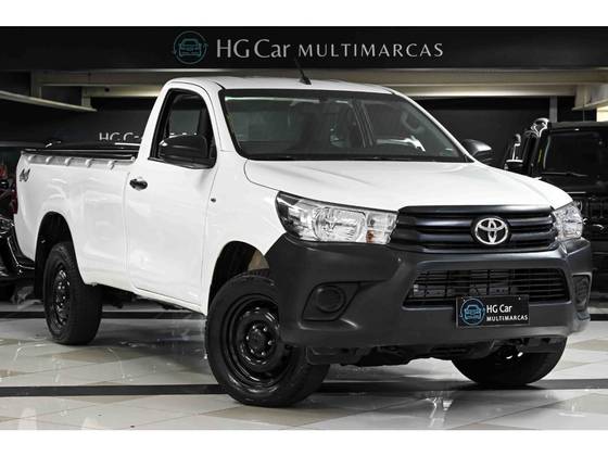 TOYOTA HILUX 2.8 D-4D TURBO DIESEL CS 4X4 MANUAL