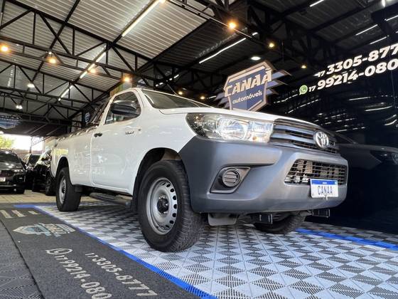 TOYOTA HILUX 2.8 D-4D TURBO DIESEL CS 4X4 MANUAL