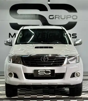 TOYOTA-HILUX-2012