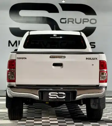 TOYOTA-HILUX-2012