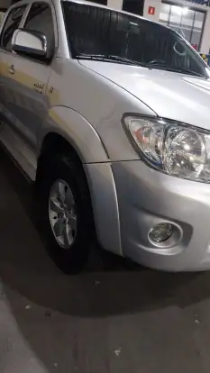 TOYOTA-HILUX-2011