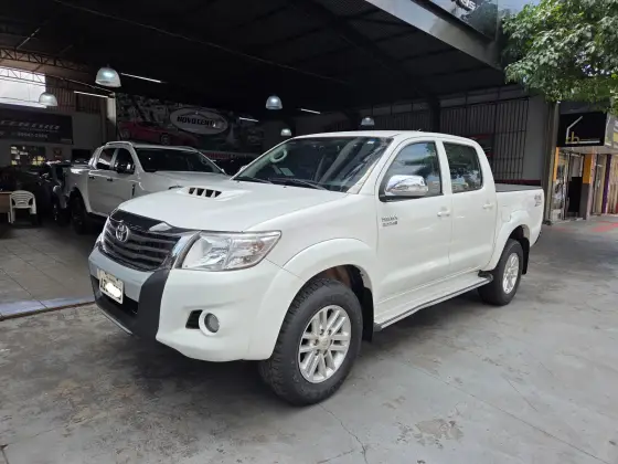 TOYOTA HILUX 3.0 SRV TOP 4X4 CD 16V TURBO INTERCOOLER DIESEL 4P AUTOMÁTICO TOYOTA HILUX 3.0 SRV TOP 4X4 CD 16V TURBO INTERCOOLER DIESEL 4P AUTOMÁTICO