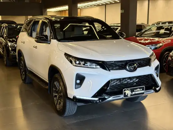 TOYOTA-HILUX SW4-2023