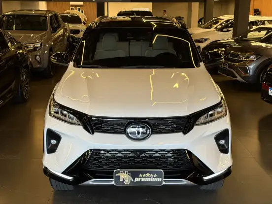 TOYOTA-HILUX SW4-2023