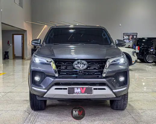 TOYOTA-HILUX SW4-2022