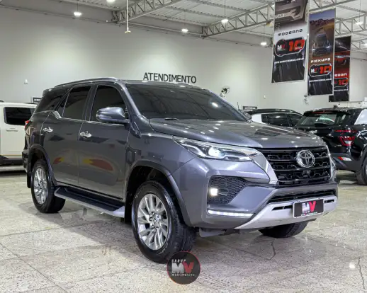 TOYOTA-HILUX SW4-2022