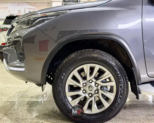 TOYOTA-HILUX SW4-2022