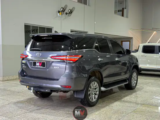 TOYOTA-HILUX SW4-2.8 D-4D TURBO DIESEL SRX 7L 4X4 AUTOMÁTICO TOYOTA-HILUX SW4-2022