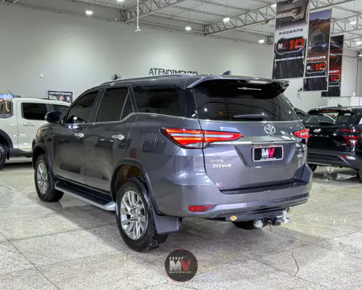 TOYOTA-HILUX SW4-2022